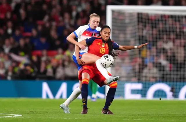 Morgan tackles Salma