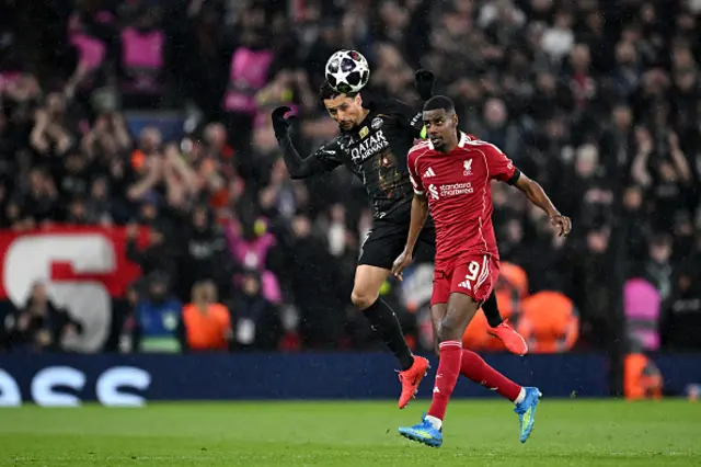 Marquinhos battles for the ball with Liverpool's Swedish striker #09 Alexander Isak
