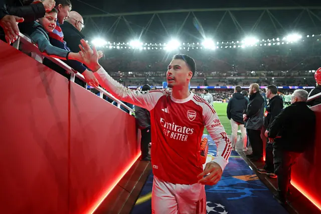 Gabriel Martinelli of Arsenal interacts with the fans