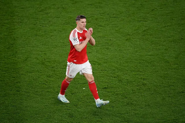 Viktor Gyoekeres of Arsenal applauds the fans