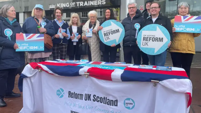 Reform UK campaigners in Kirkcaldy