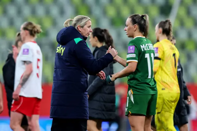 کارلا وارد و کیتی مک کیب