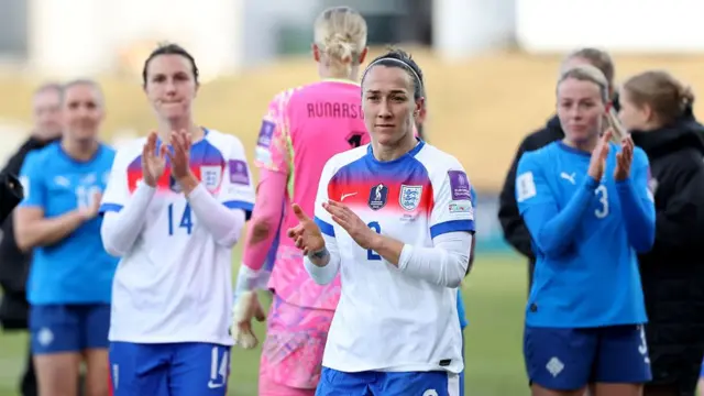 Lucy Bronze applauds away fans