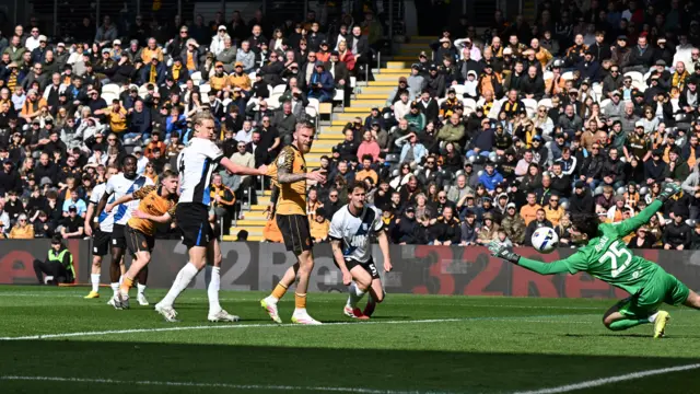 Joe Gelhardt scores