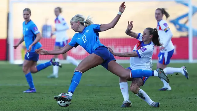Georgia Stanway makes a strong tackle