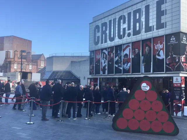 Crucible crowd