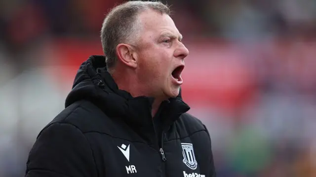 Stoke boss Mark Robins shouting at his players
