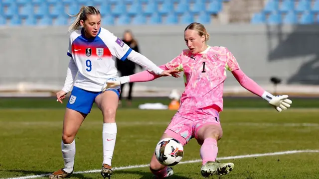Alessia Russo of England challenges Cecilia Runarsdottir