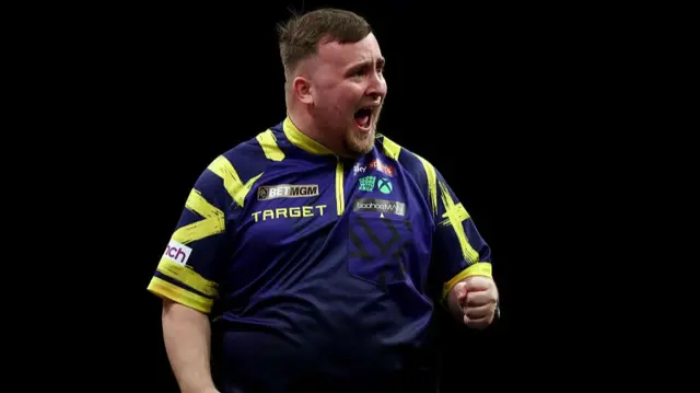 Luke Littler in Premier League darts