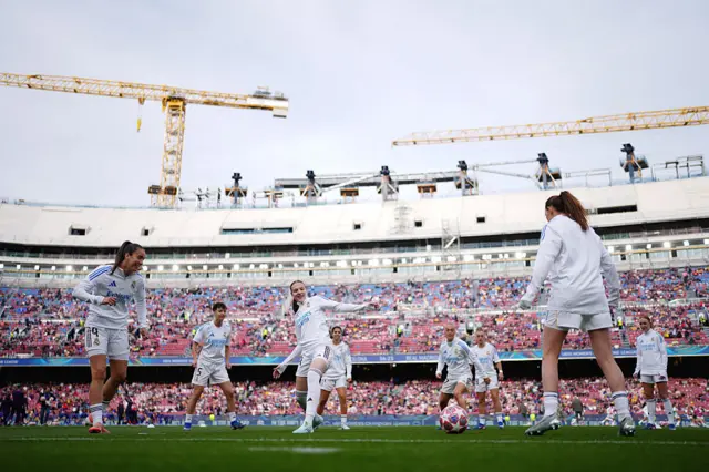 Madrid players warm up at camp nou