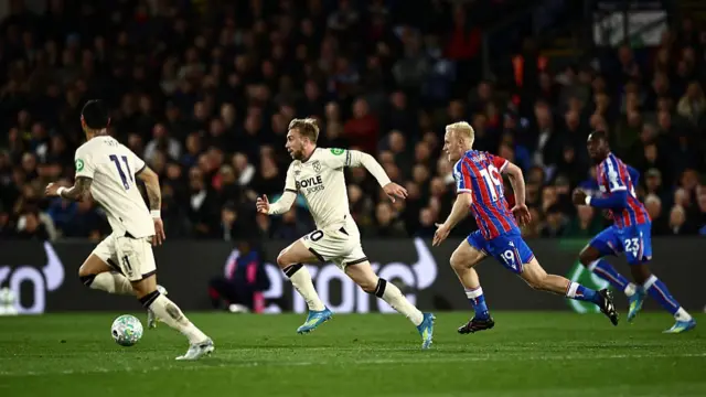 West Ham United's Jarrod Bowen breaks away with the ball