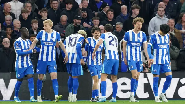 Fedi Kadioglu celebrates with his teammates