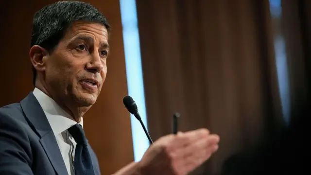 Kevin Warsh speaks at his confirmation hearing