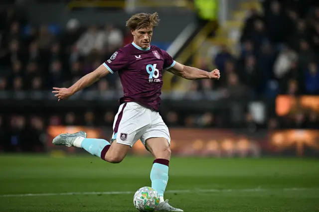 ian Flemming shoots but fails to score d