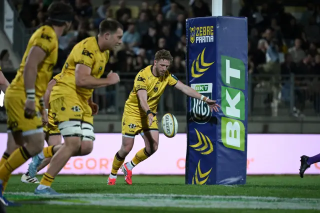 Angus O'Brien kicks for Dragons