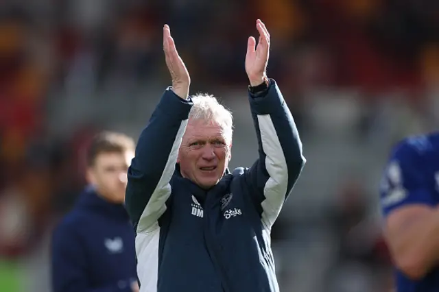 Everton's Head Coach, David Moyes, thanks the supporters