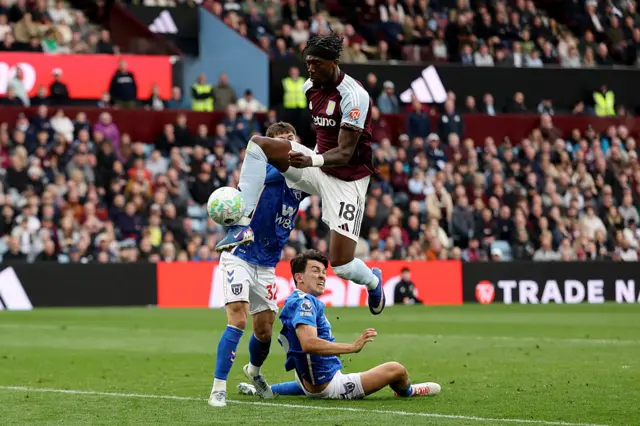 Tammy Abraham scores against Sunderland