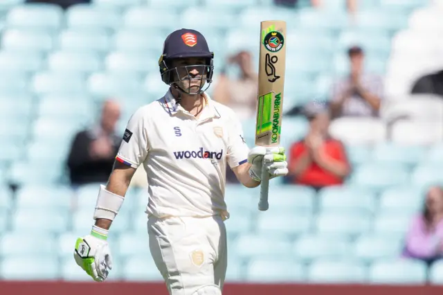 Dean Elgar reaches his 50 at The Oval