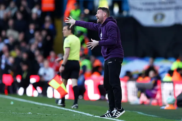 Rob Edwards, Manager of Wolverhampton Wanderers reacts