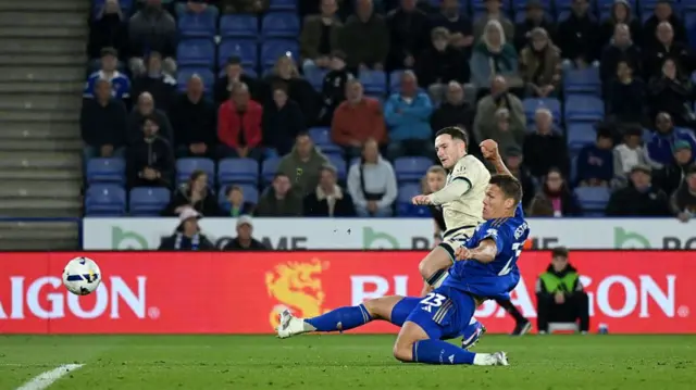 Macaulay Langstaff scores for Millwall at Leicester