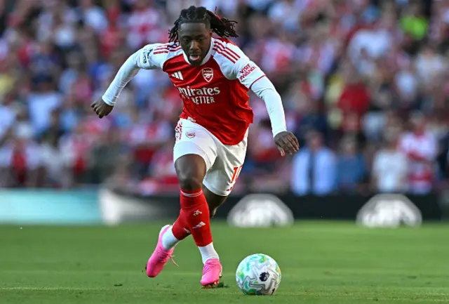 Eberechi Eze runs with the ball