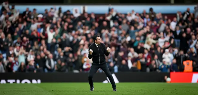 Unai Emery celebrating on the pitch