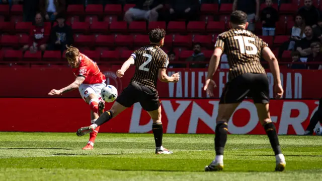 Charlie Kelman scores for Charlton against Hull City