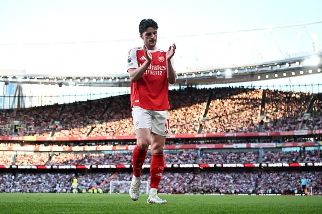 Declan Rice of Arsenal applauds the fans