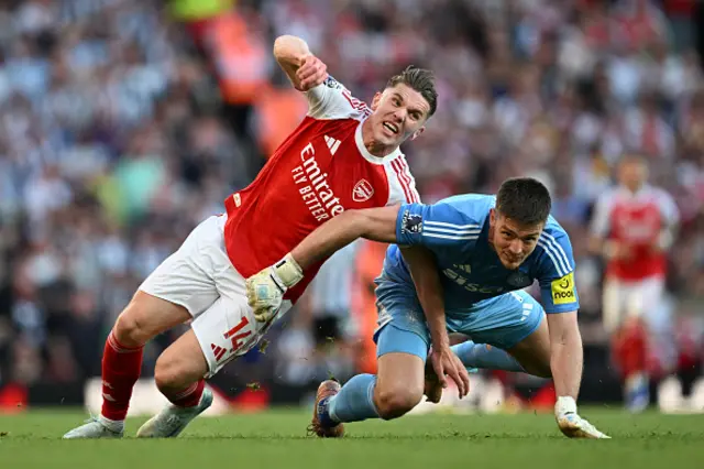 Nick Pope of Newcastle United fouls Viktor Gyoekeres