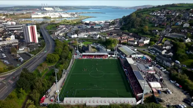 Larne v Dungannon Swifts