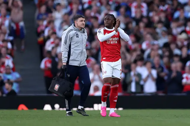 Eberechi Eze of Arsenal applauds the fans as he is substituted