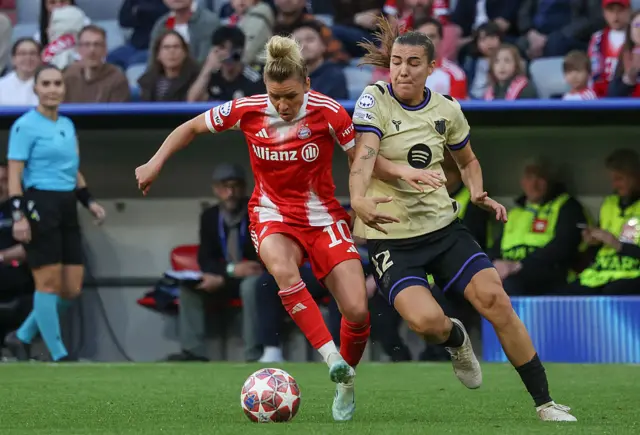 Linda Dallman holds onto the ball