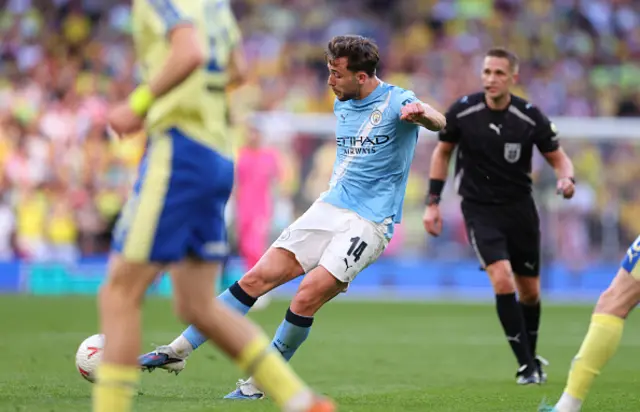 Nico Gonzalez of Manchester City scores