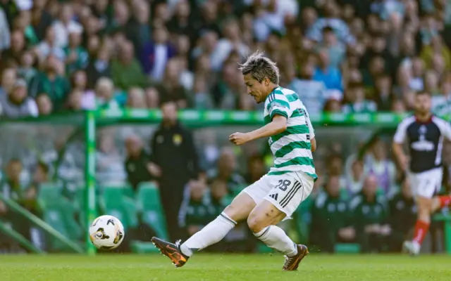 Daizen Maeda makes it 1-0 to Celtic