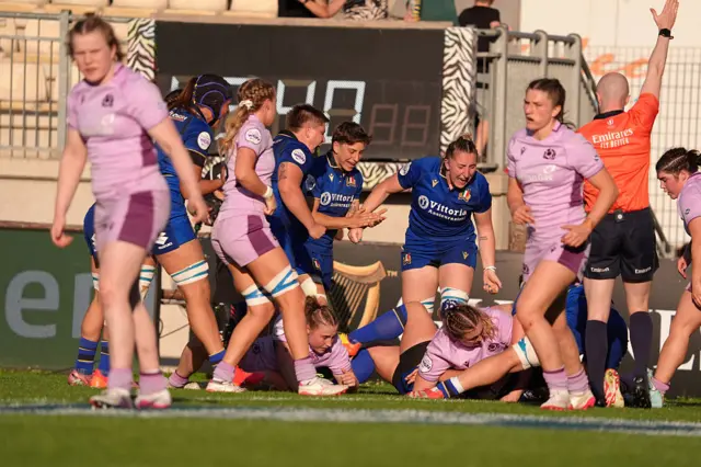 Vecchini scores a try