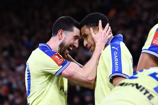 Southampton celebrate goal against Arsenal