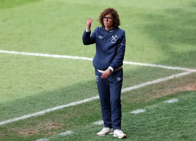 Rita Guarino, Manager of West Ham United, looks on