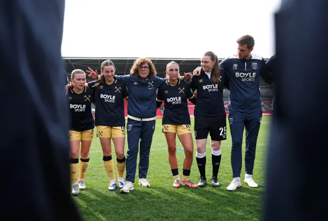 Rita Guarino, Manager of West Ham United, gives a post match team talk