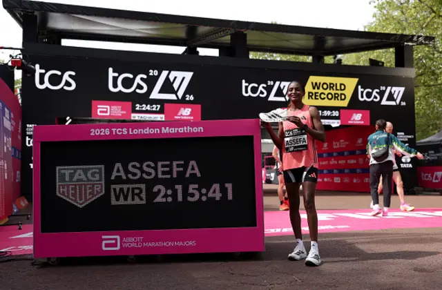 Tigst Assefa of Team Ethiopia celebrates