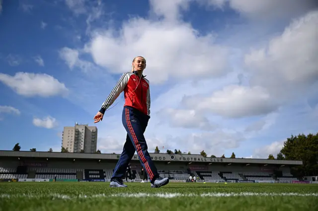 Chloe Kelly arrives for game
