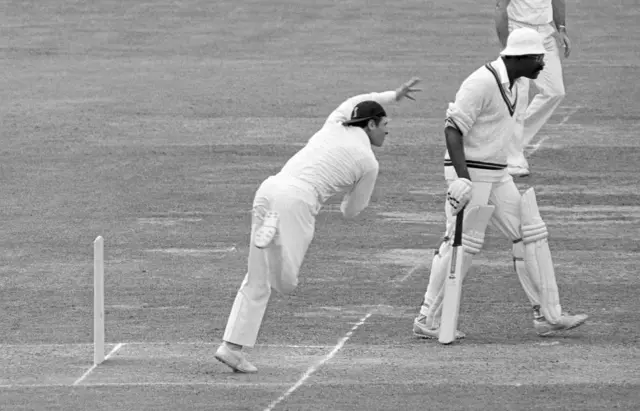 Geoffrey Boycott bowling