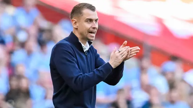 Southampton head coach Tonda Eckert