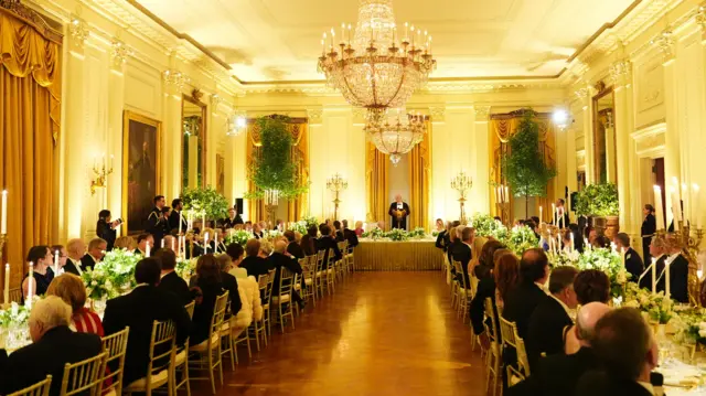 Presidenti Donald Trump mban një fjalim në Darkën Shtetërore për Mbretin Charles III dhe Mbretëreshën Camilla.