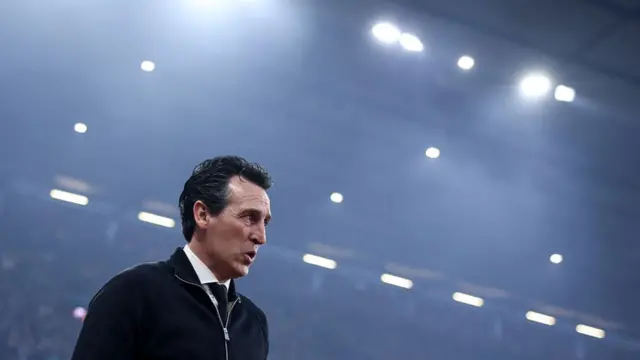 Unai Emery looks on