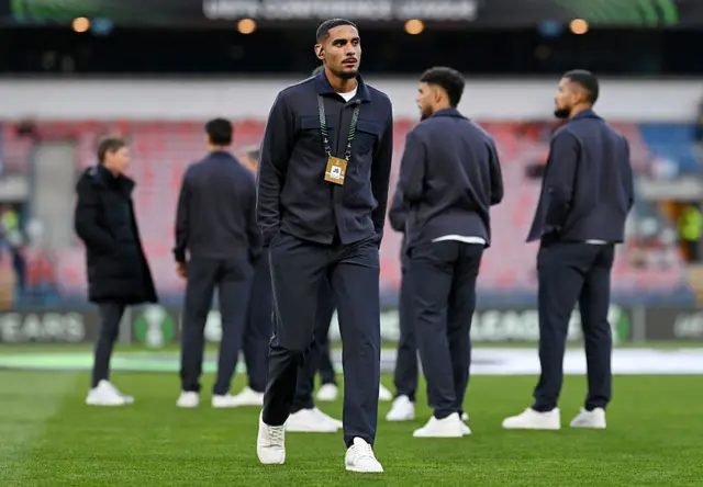 Palace players check out pitch
