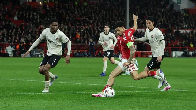 Nottingham Forest's Morgan Gibbs-White shoots at goal