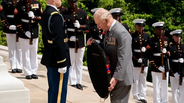 King Charles lays a wreath on the Tomb of the Unknown Soldier
