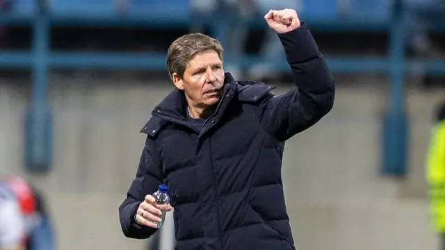 Oliver Glasner during the UEFA Conference League semi-final match between Shakhtar Donetsk and Crystal Palace