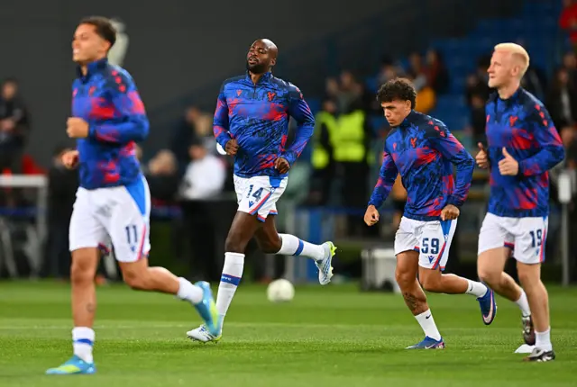 Palace warm up