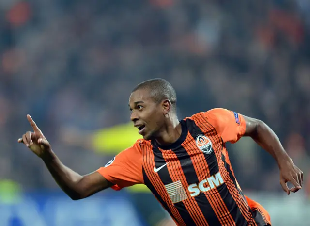 Fernandinho playing for Shakhtar Donetsk